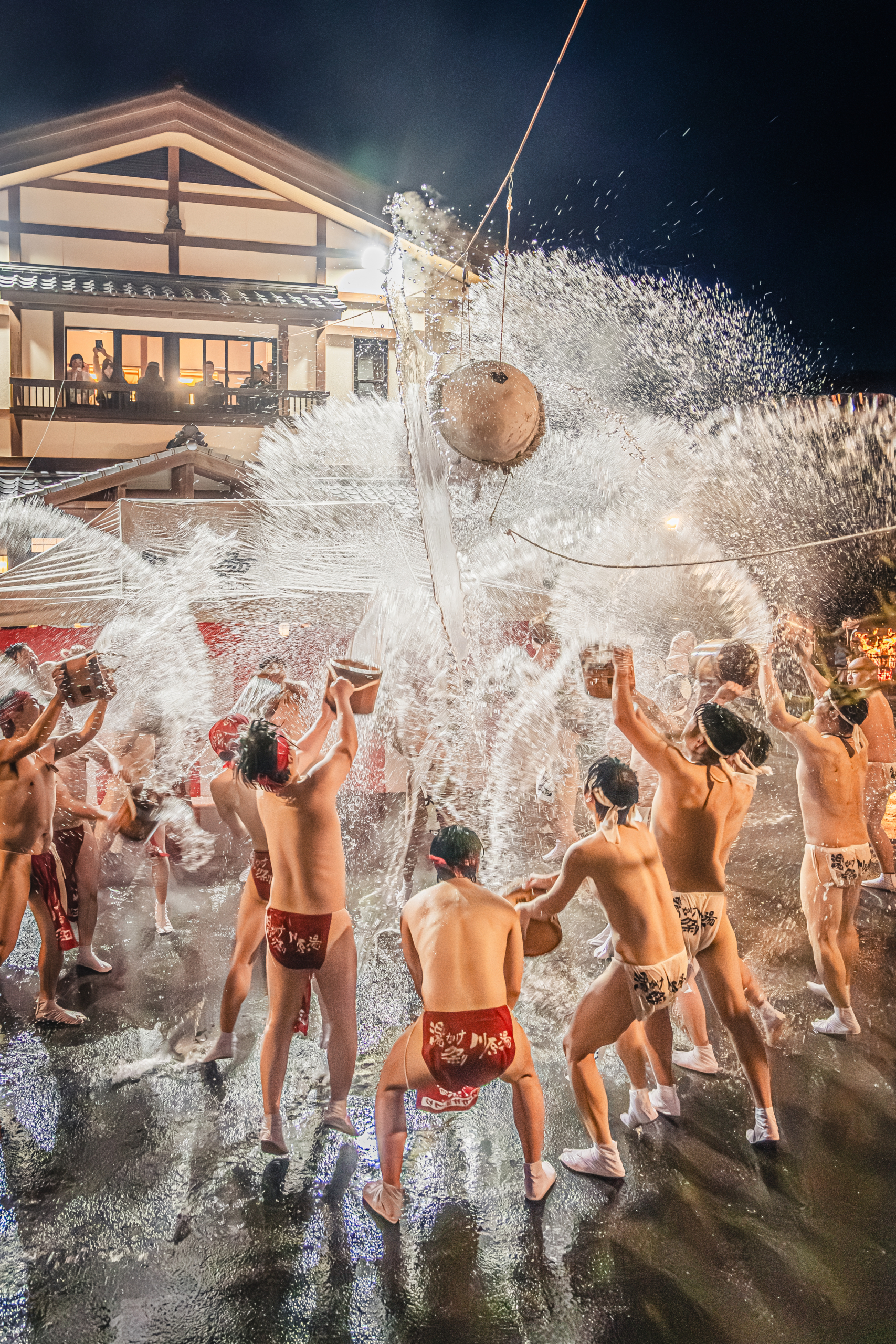 川原湯温泉協会長賞【沸き立つ祝いの湯】（長野原町：川原湯温泉　王湯）