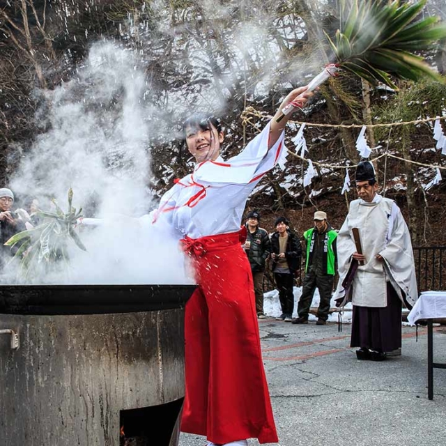 四万湯立祭